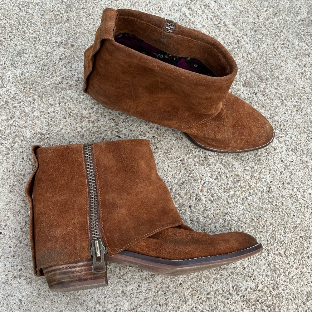 Zodiac Natalia Booties  zip up leather size 6